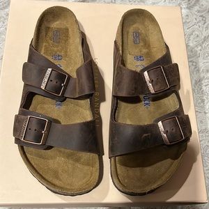 Brand new Mens size 43 Birkenstock sandals